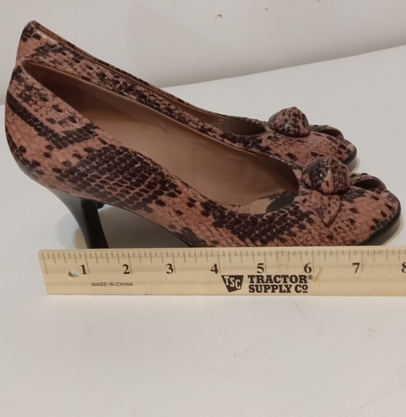 Franco Sarto Heels Snake Embossed Print Pink & Black Wm 5 1/2 Button bow Leather - Picture 7 of 9